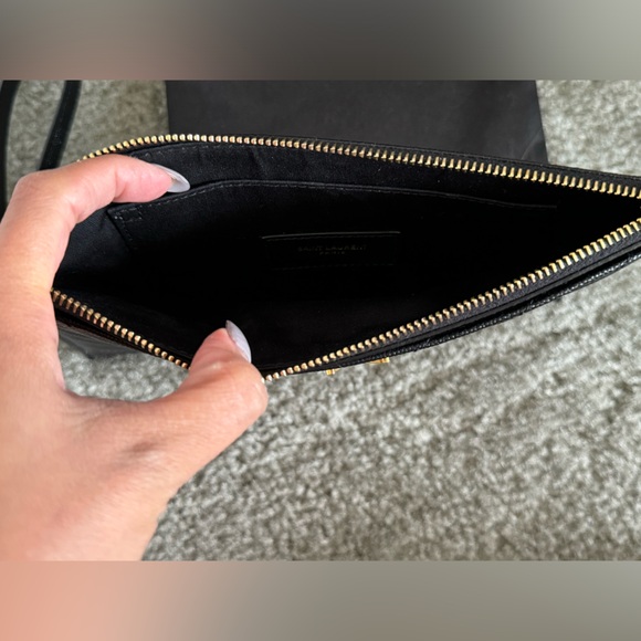 AUTHENTIC YSL CASSANDRE MATELASSÉ LARGE POUCH IN GRAIN DE POUDRE LEATHER - Picture 4 of 10